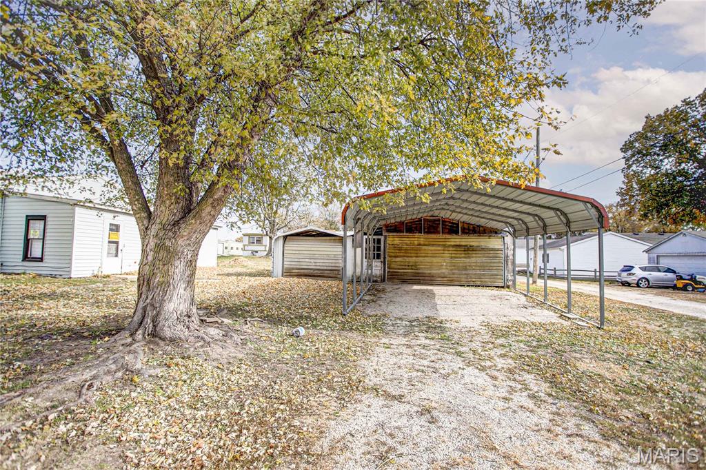 338 West Rowe Street Roodhouse, IL 62082 - Photo 6 of 34