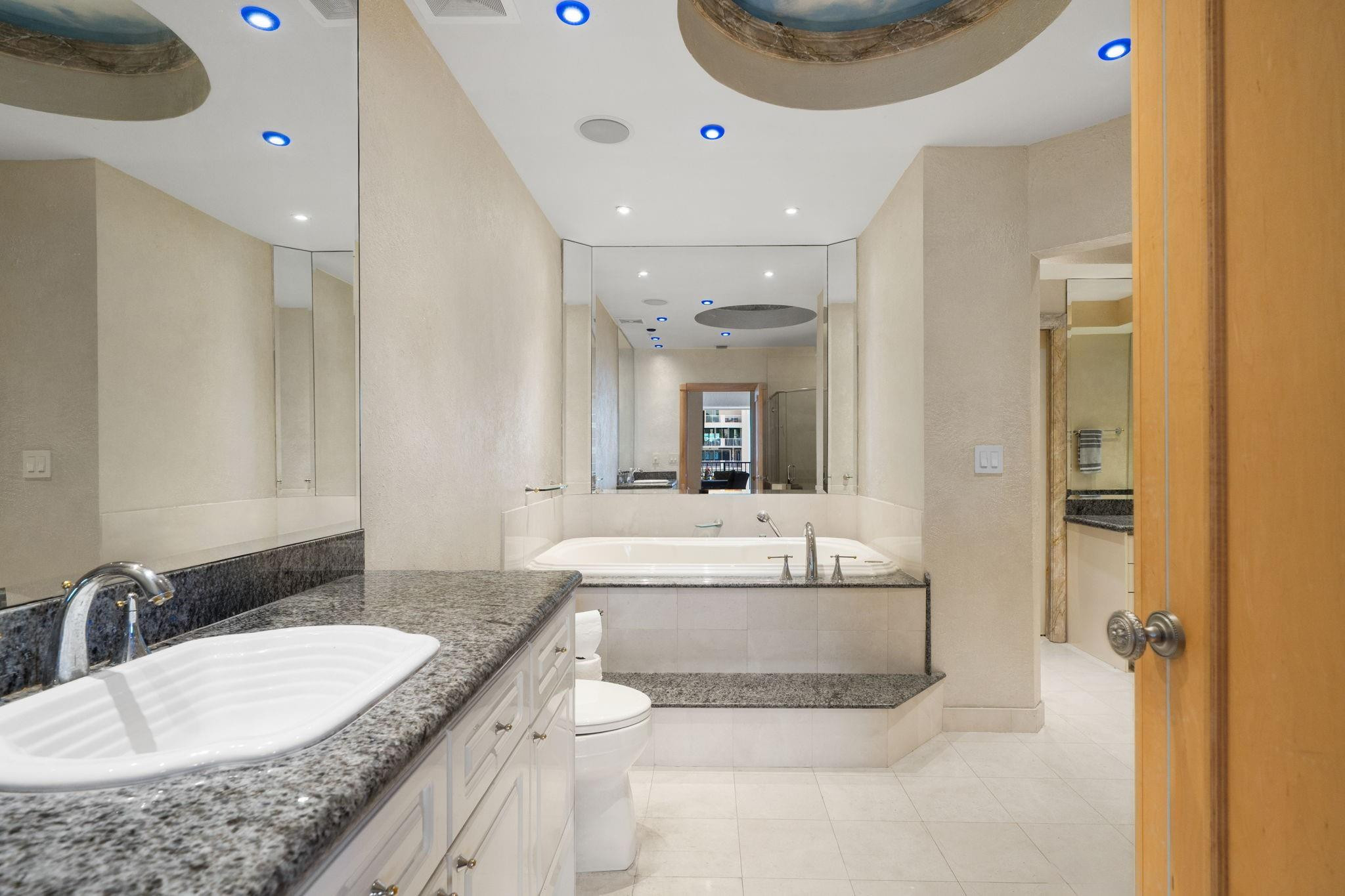 100 South Birch Road, Unit 2702 Fort Lauderdale, FL 33316 - Photo 17 of 36 Photo 17