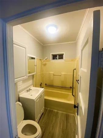 $1,850 | 308 North Shawnee Street, Ennis, TX 75119