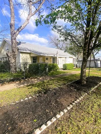 $1,850 | 308 North Shawnee Street, Ennis, TX 75119
