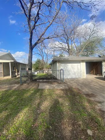 $1,850 | 308 North Shawnee Street, Ennis, TX 75119