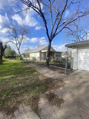 $1,850 | 308 North Shawnee Street, Ennis, TX 75119