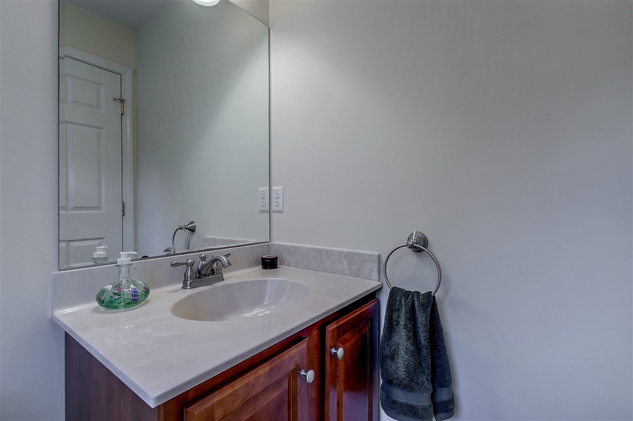 159 Wallace Road Bedford, NH 03110 - Photo 12 of 39 Gallery Image 12