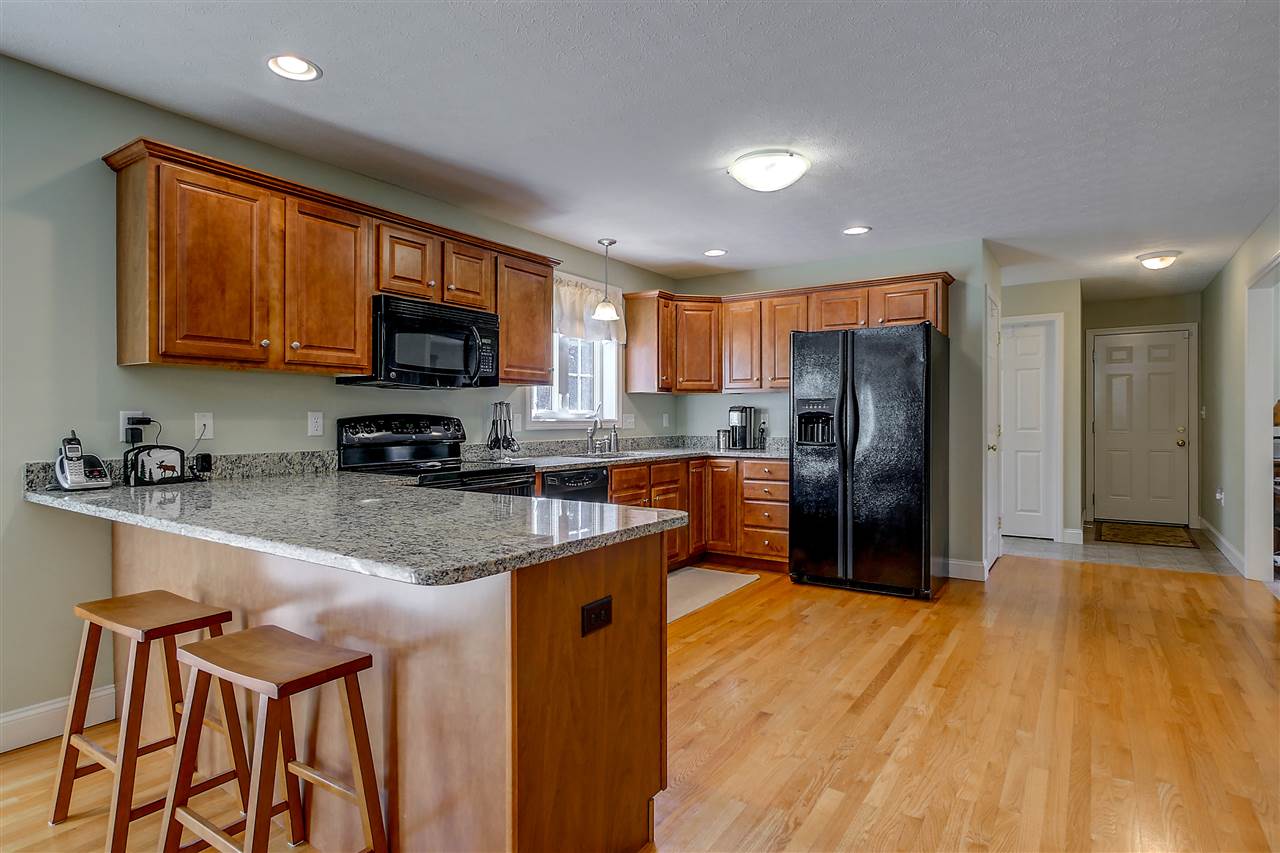 159 Wallace Road Bedford, NH 03110 - Photo 10 of 39 Gallery Image 10
