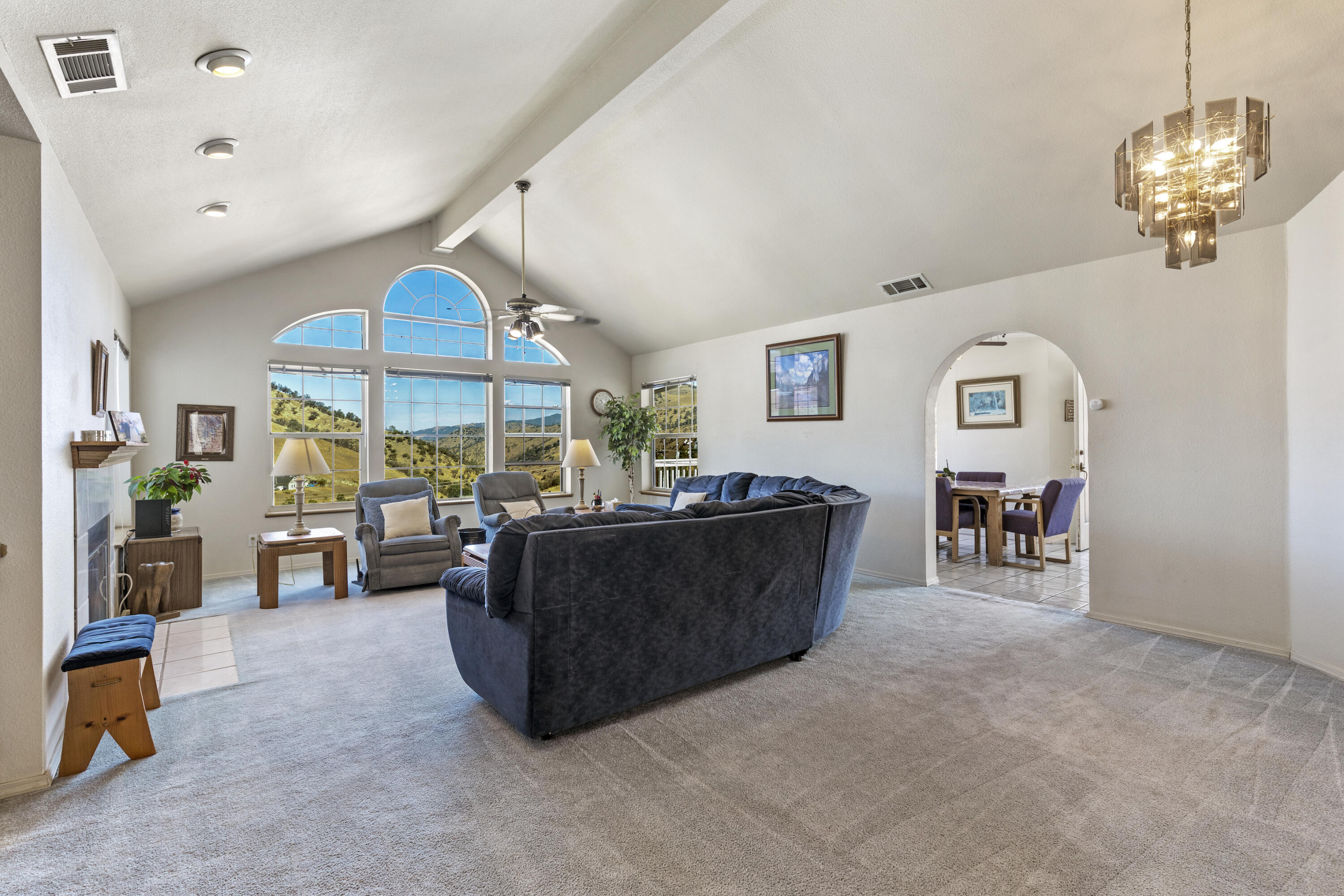 19800 Pine Ridge Drive Tehachapi, CA 93561 - Photo 3 of 46 A56A9236