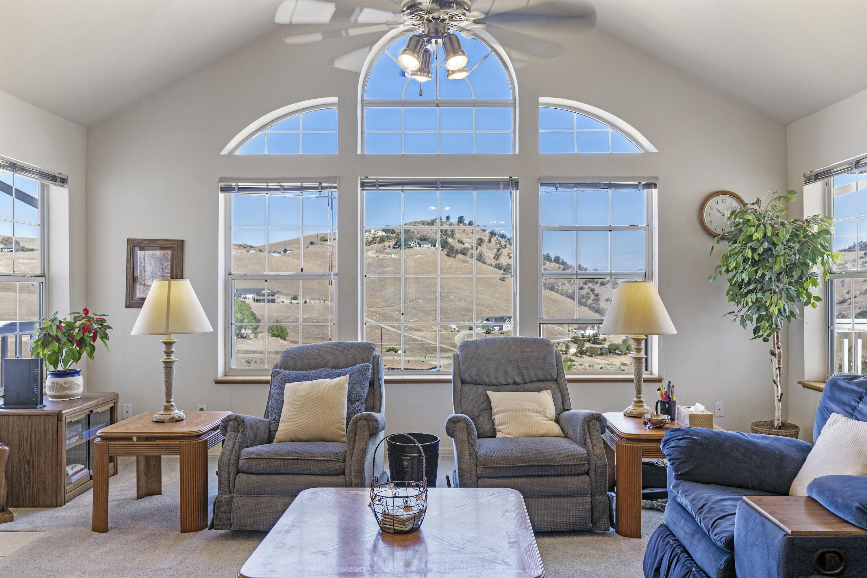 19800 Pine Ridge Drive Tehachapi, CA 93561 - Photo 5 of 46 A56A9239