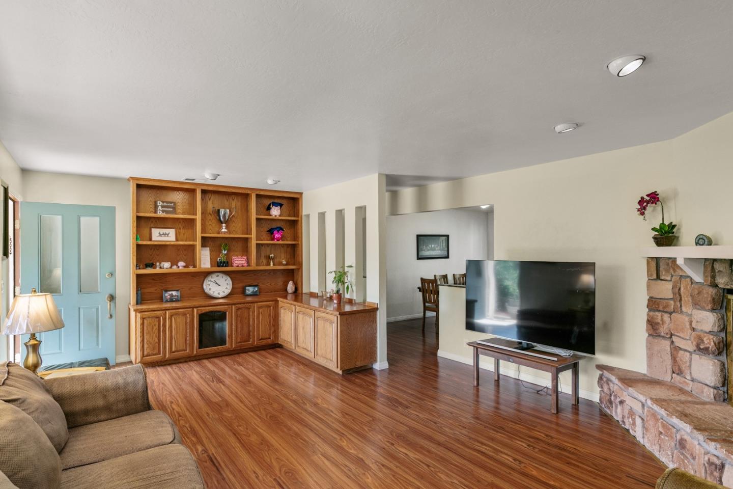 7055 Tustin Road Salinas, CA 93907 - Photo 5 of 23 Gallery Image 5