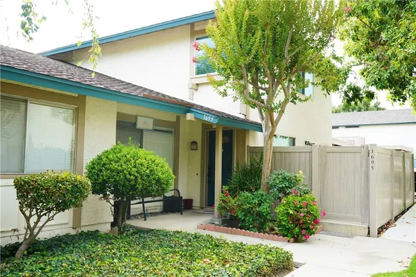 $3,450 | 1695 East Avenida De Las Flores, Thousand Oaks, CA 91362