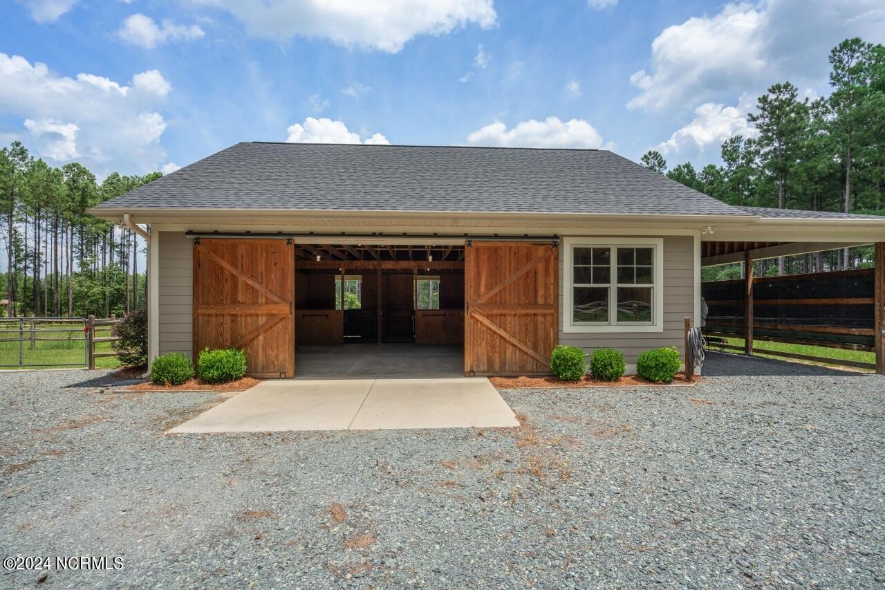 190 Bunkhouse Road Aberdeen, NC 28315 - Photo 8 of 62 190-bunkhouse-004