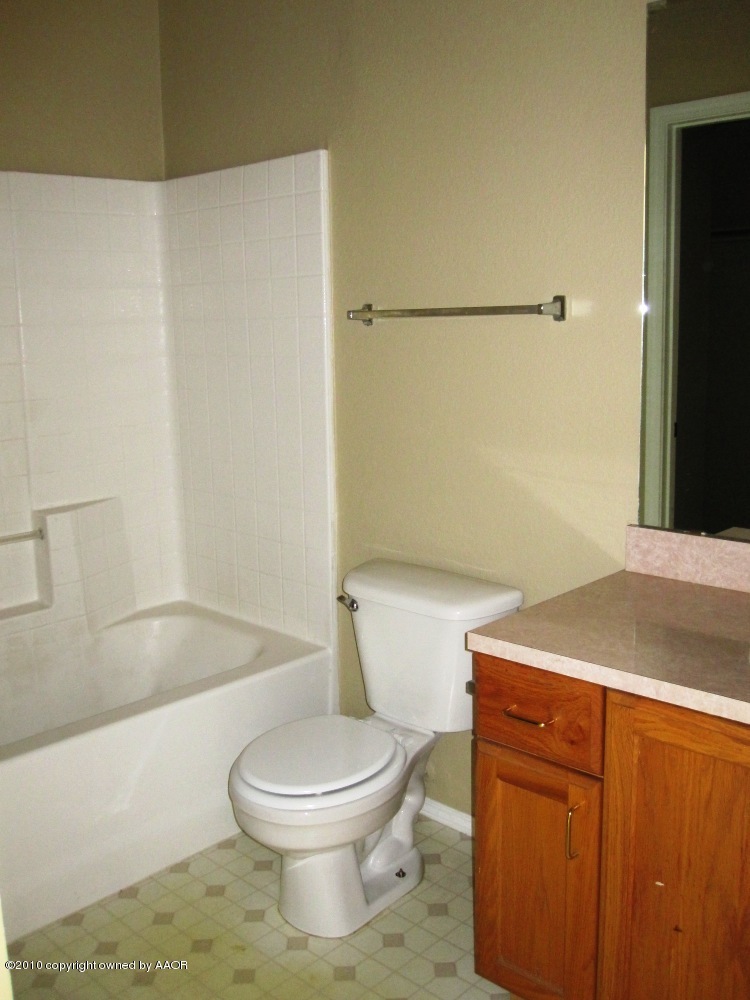 1117 Shasta Drive Amarillo, TX 79110 - Photo 19 of 31 Master Bathroom