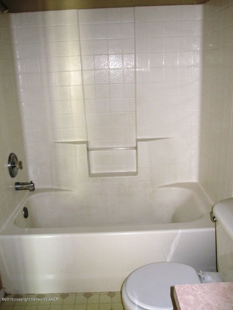 1117 Shasta Drive Amarillo, TX 79110 - Photo 21 of 31 Master Bathroom