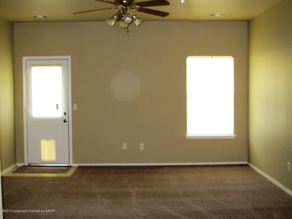 1117 Shasta Drive Amarillo, TX 79110 - Photo 7 of 31 Living Room