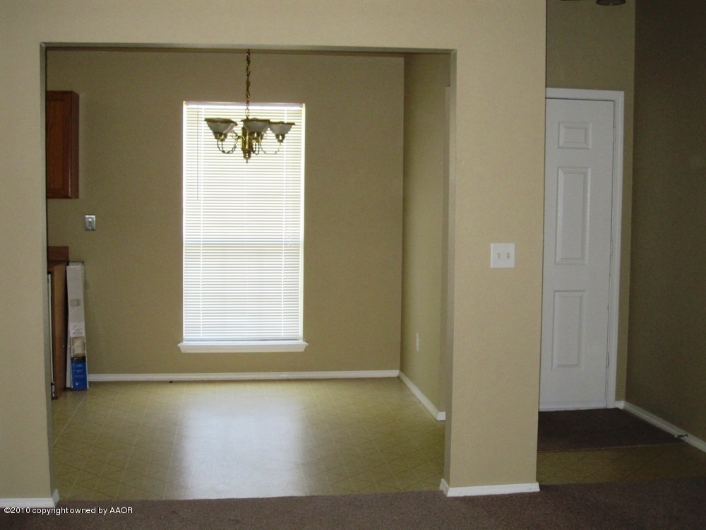 1117 Shasta Drive Amarillo, TX 79110 - Photo 9 of 31 Dining Room/Entry