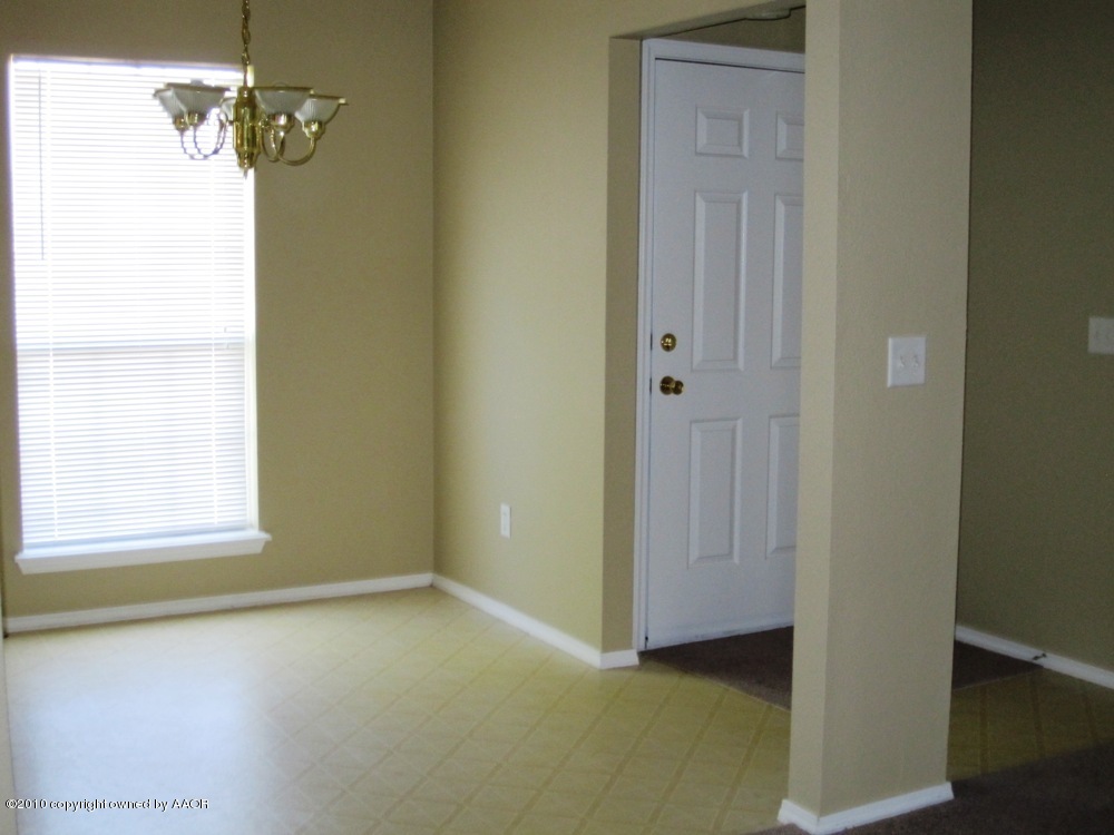 1117 Shasta Drive Amarillo, TX 79110 - Photo 10 of 31 Dining Room/Entry