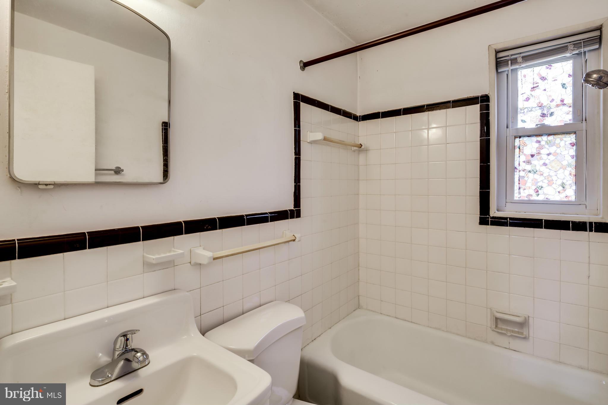 3606 Carey Street Silver Spring, MD 20902 - Photo 9 of 30 Bath