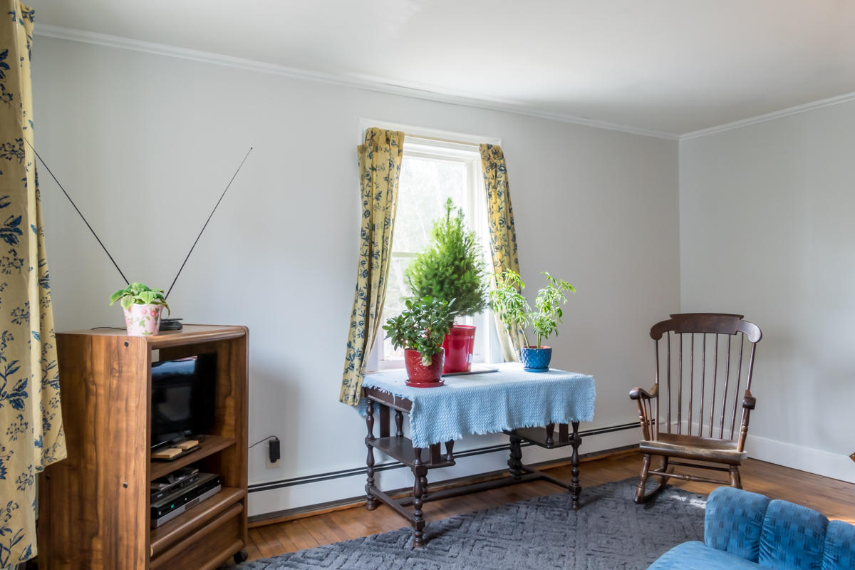 116 Pownal Road Freeport, ME 04032 - Photo 10 of 43 8-Living Room (2 of 3)