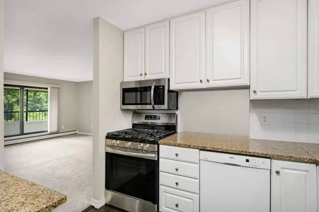 $1,995 | 7500 Cahill Road, Unit 308C, Edina, MN 55439