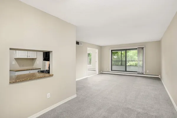 $1,995 | 7500 Cahill Road, Unit XXXC, Edina, MN 55439