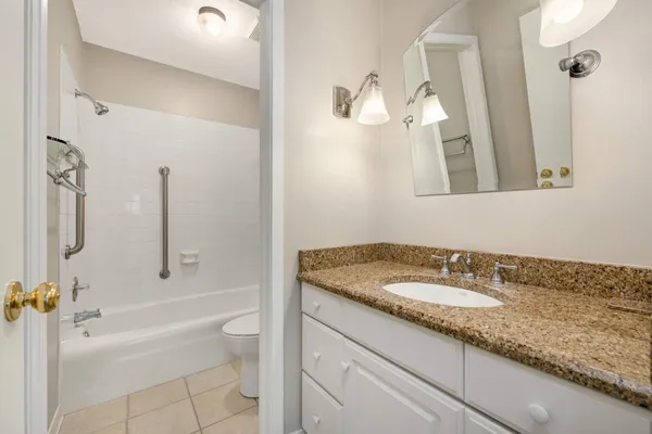 $1,995 | 7500 Cahill Road, Unit XXXC, Edina, MN 55439