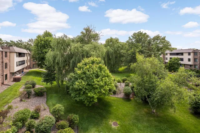 $1,995 | 7500 Cahill Road, Unit 308C, Edina, MN 55439