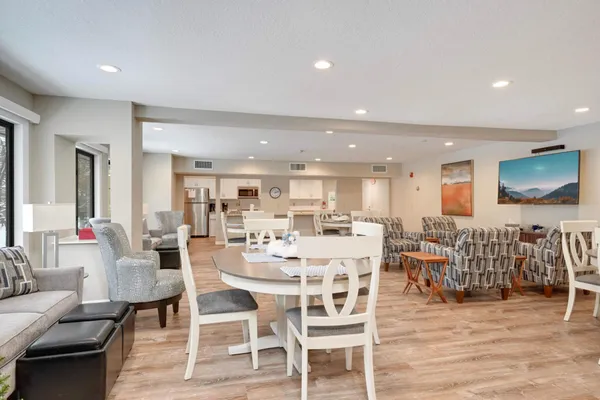 $1,995 | 7500 Cahill Road, Unit XXXC, Edina, MN 55439