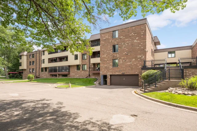 $1,995 | 7500 Cahill Road, Unit 308C, Edina, MN 55439