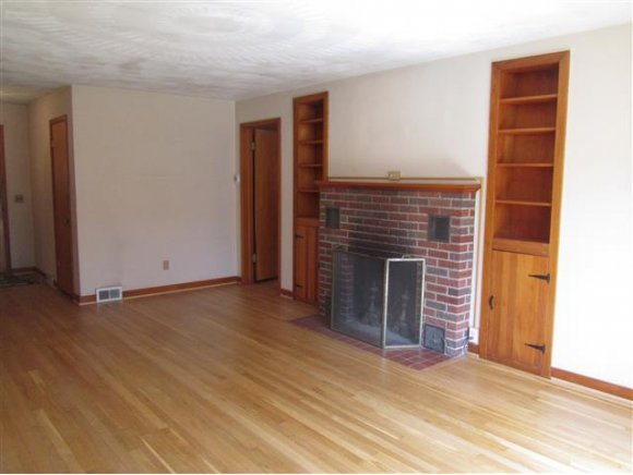 922 River Road Binghamton, NY 13901 - Photo 3 of 18 Gallery Image 3