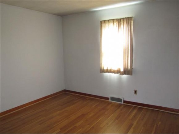 922 River Road Binghamton, NY 13901 - Photo 10 of 18 Gallery Image 10