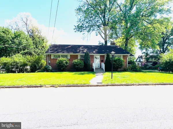 $2,300 | 2219 Logan Street, Camp Hill, PA 17011