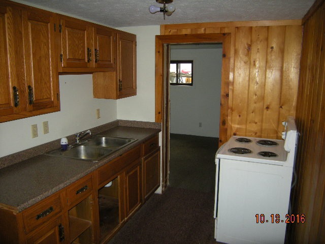 306 High Lake Road Traverse City, MI 49696 - Photo 7 of 13 1824663-6.JPG