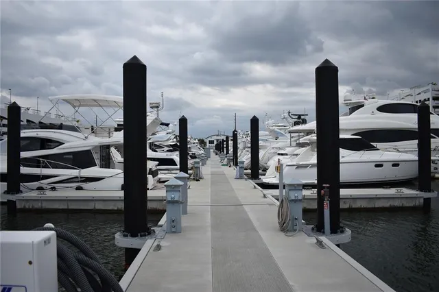 $335,000 | 17211 Biscayne Boulevard, Unit 93, North Miami Beach, FL 33160