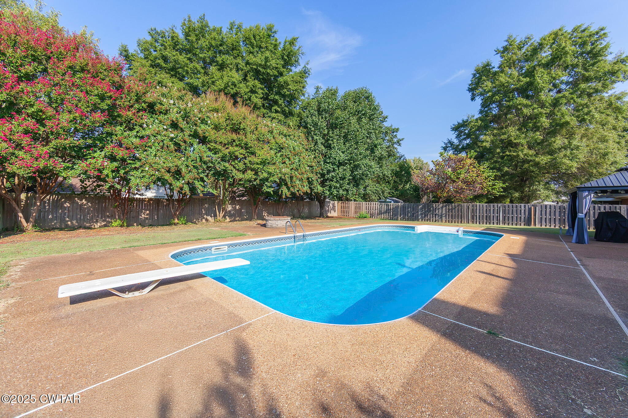 175 Willow Branch Drive Jackson, TN 38305 - Photo 31 of 39 a view of a swimming pool with an outdoor space