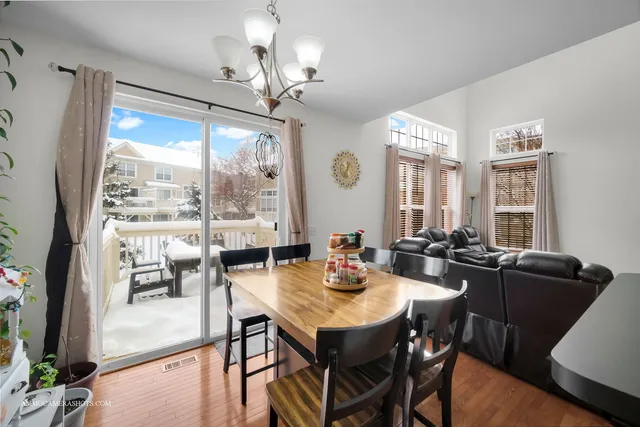 $429,900 | 369 Vaughn Circle, Aurora, IL 60502