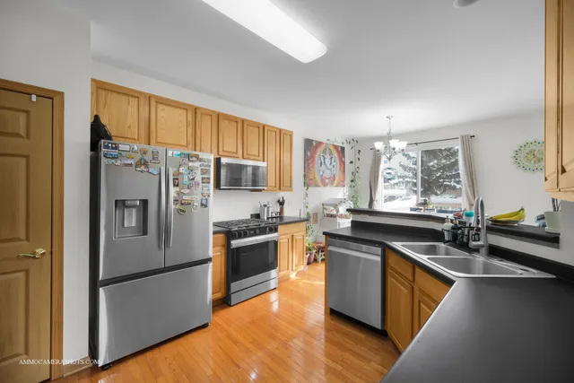 $429,900 | 369 Vaughn Circle, Aurora, IL 60502