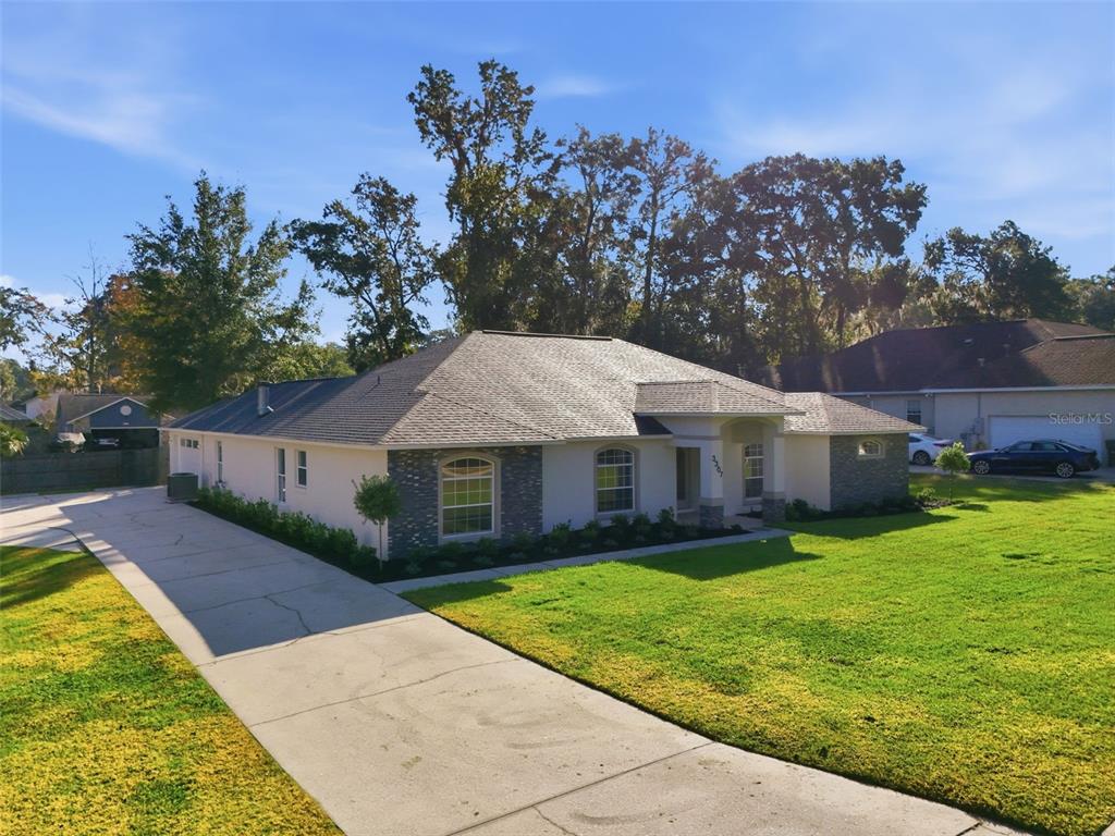 3307 Southeast 18th Court Ocala, FL 34471 - Photo 2 of 64 Gallery Image 2