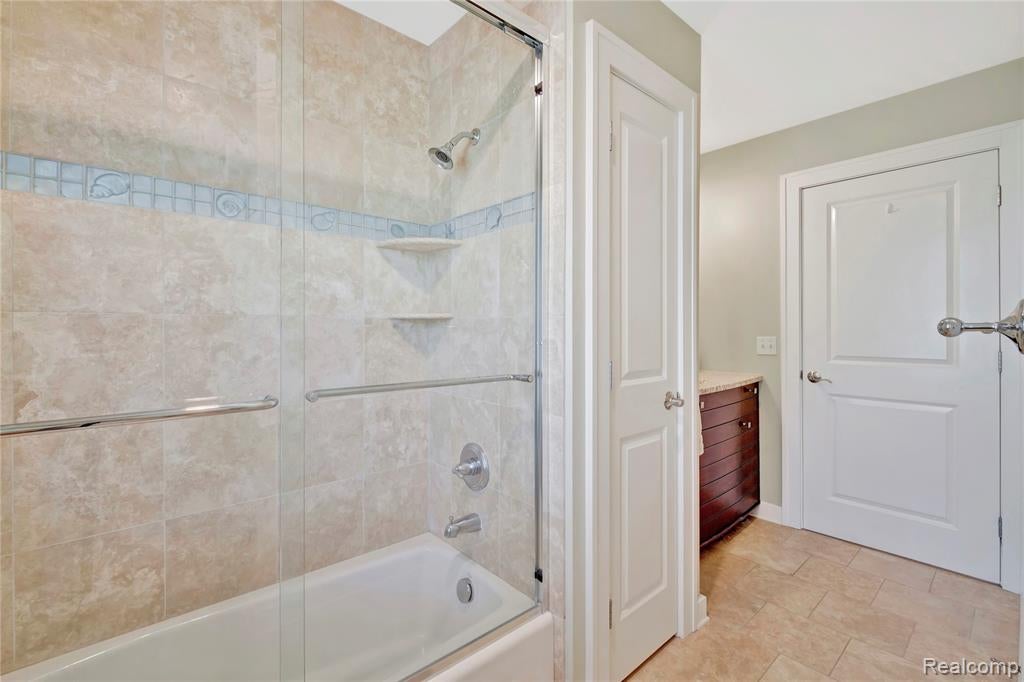 2288 South Long Lake Road Fenton, MI 48430 - Photo 25 of 47 Gallery Image 25