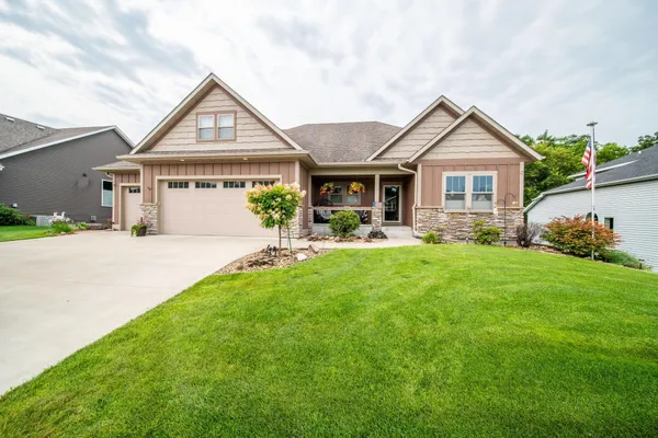 $849,995 | 2990 Stone Park Drive Northeast, Rochester, MN 55906