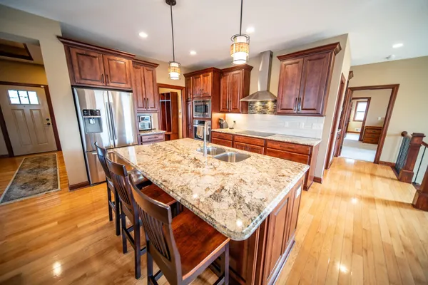 $849,995 | 2990 Stone Park Drive Northeast, Rochester, MN 55906