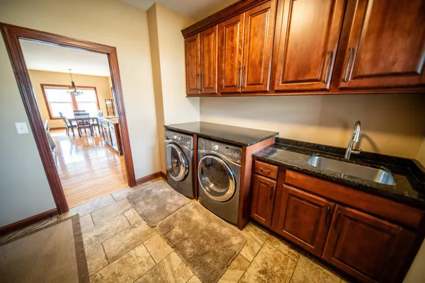 $849,995 | 2990 Stone Park Drive Northeast, Rochester, MN 55906