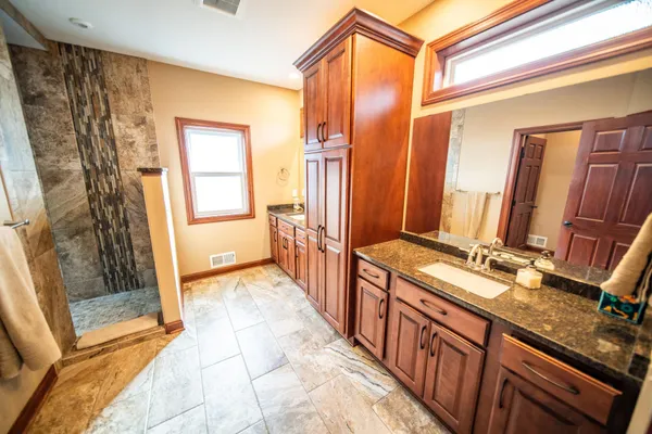 $849,995 | 2990 Stone Park Drive Northeast, Rochester, MN 55906