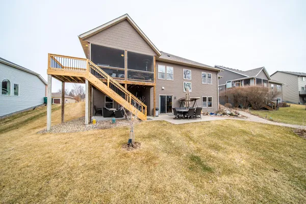 $849,995 | 2990 Stone Park Drive Northeast, Rochester, MN 55906