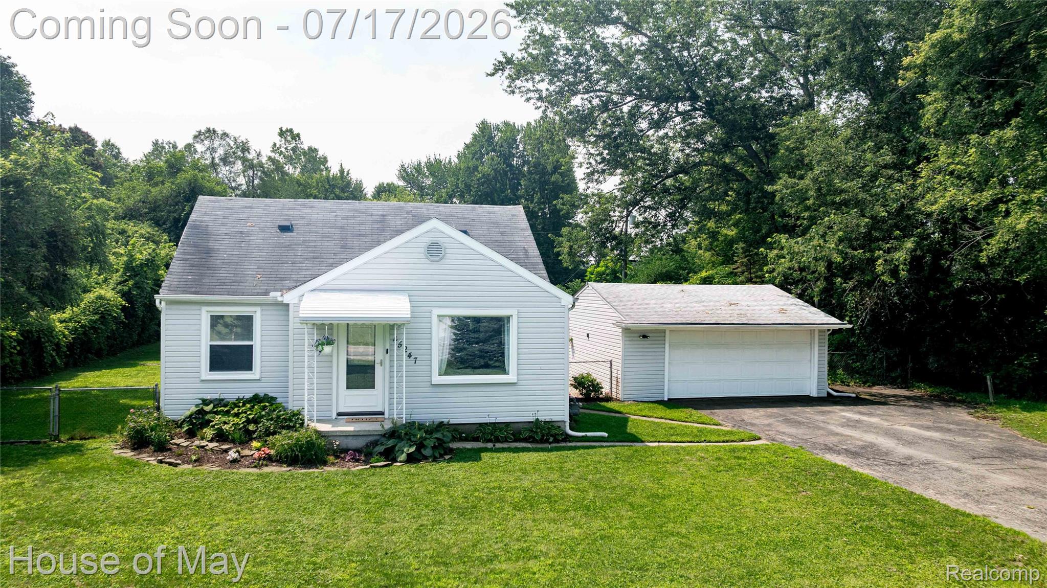 45247 Bemis Road Belleville, MI 48111 - Photo 28 of 28 Single-story residence featuring light-colored siding and a contrasting roof