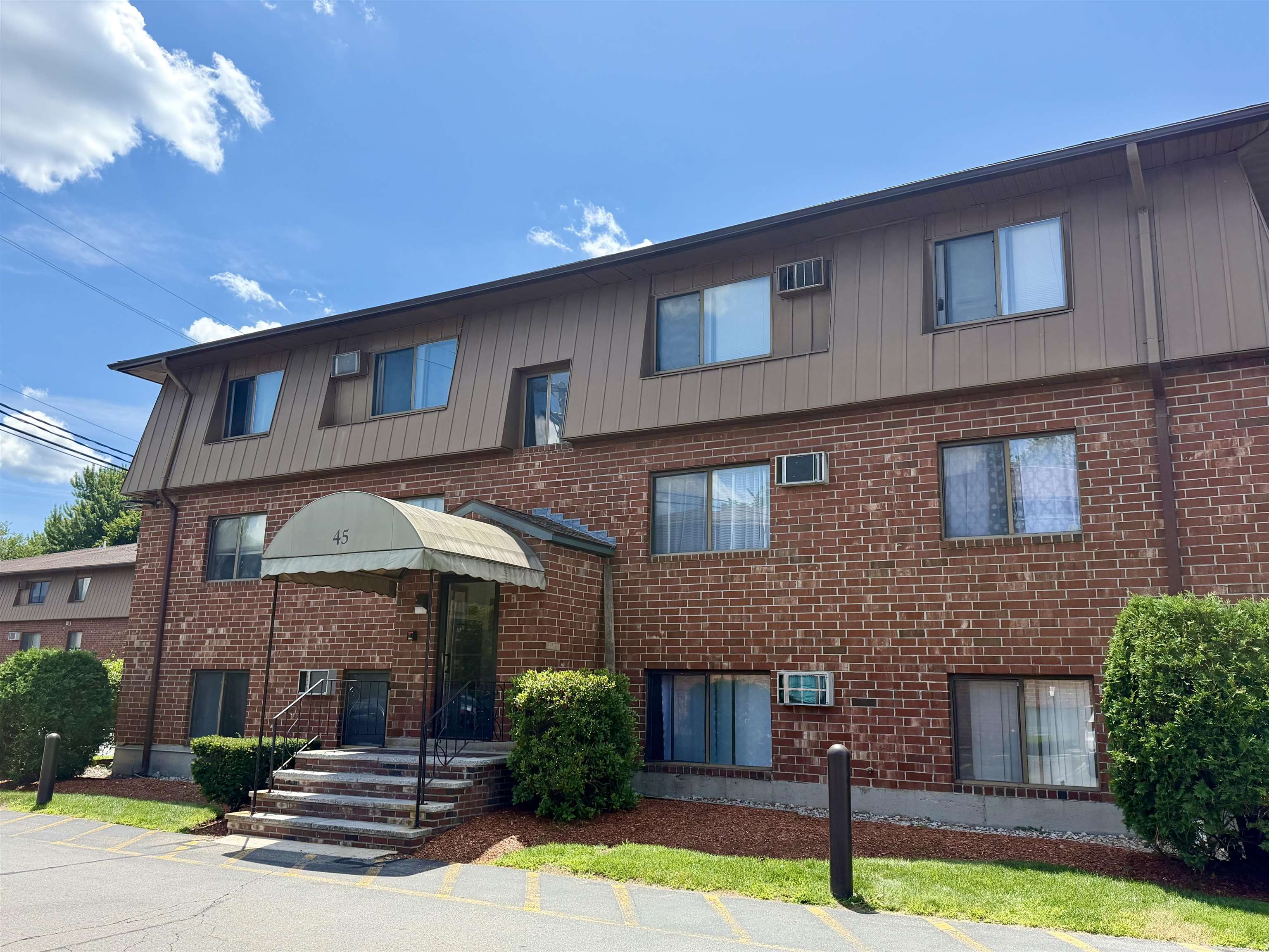 45 Log Street, Unit 2F Manchester, NH 03102 - Photo 1 of 10