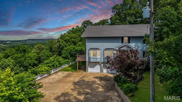 $329,900 | 8895 Moss Hollow Road, Pevely, MO 63070