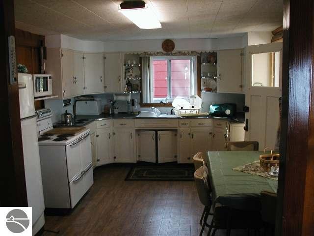 W3034 North Old Place Road Moran, MI 49760 - Photo 10 of 12 1692322-9.JPG