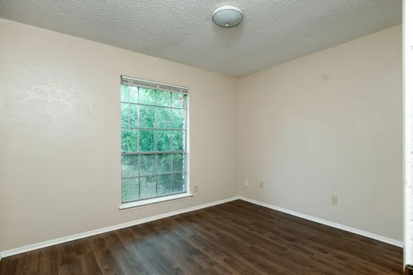 $1,995 | 10419 Firethorn Lane, Austin, TX 78750