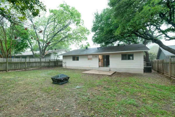 $1,995 | 10419 Firethorn Lane, Austin, TX 78750