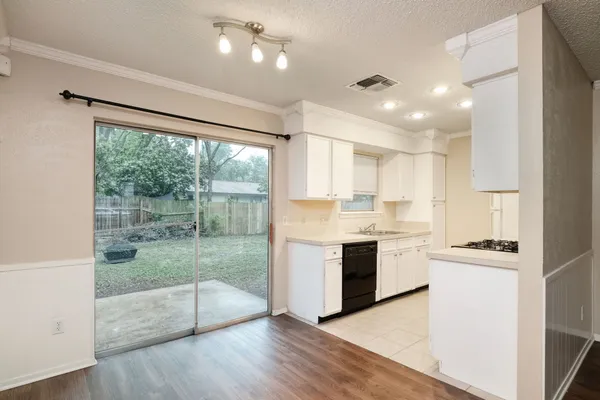 $1,995 | 10419 Firethorn Lane, Austin, TX 78750