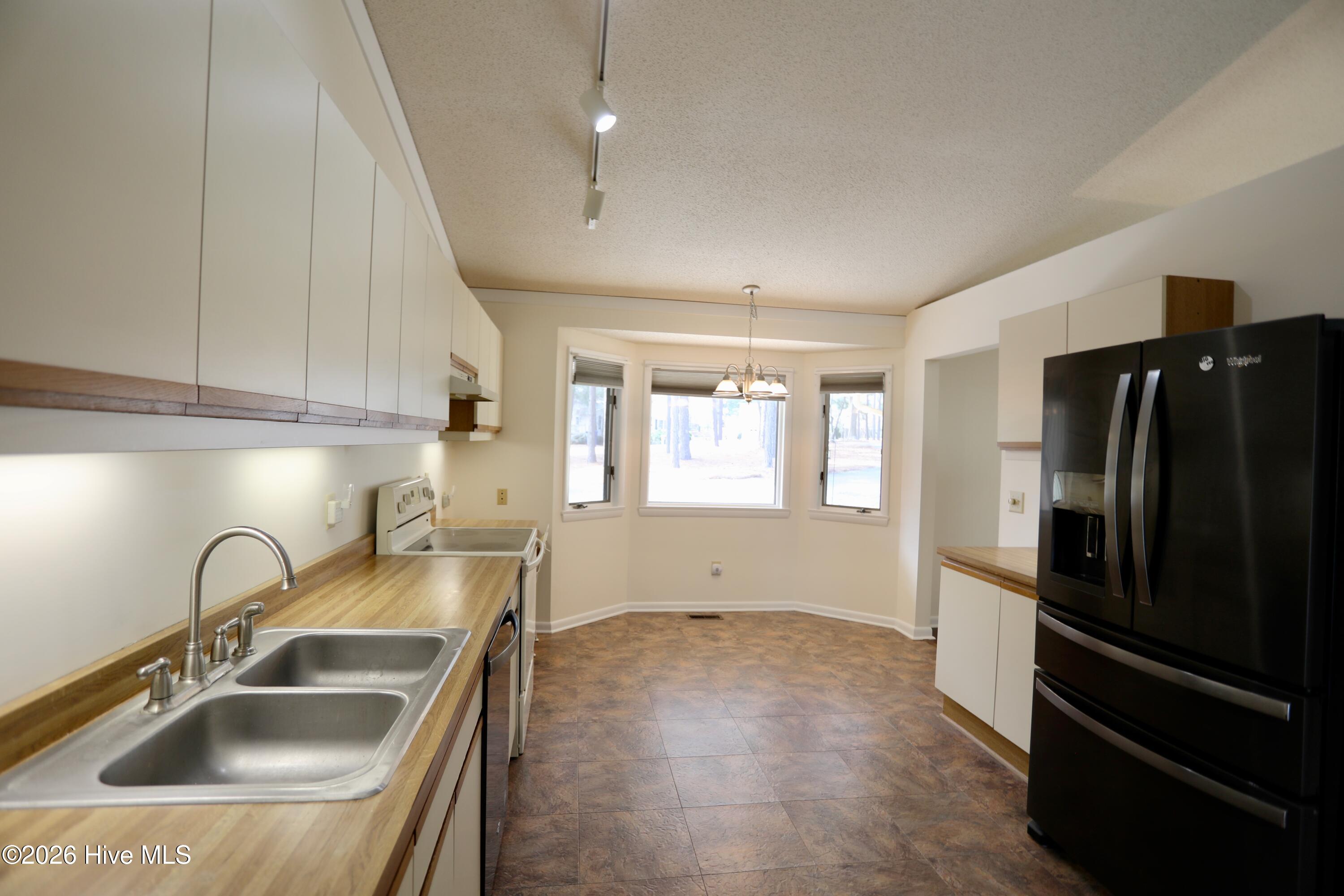 116 Shagbark Road West End, NC 27376 - Photo 50 of 79 Kitchen Breakfast Area
