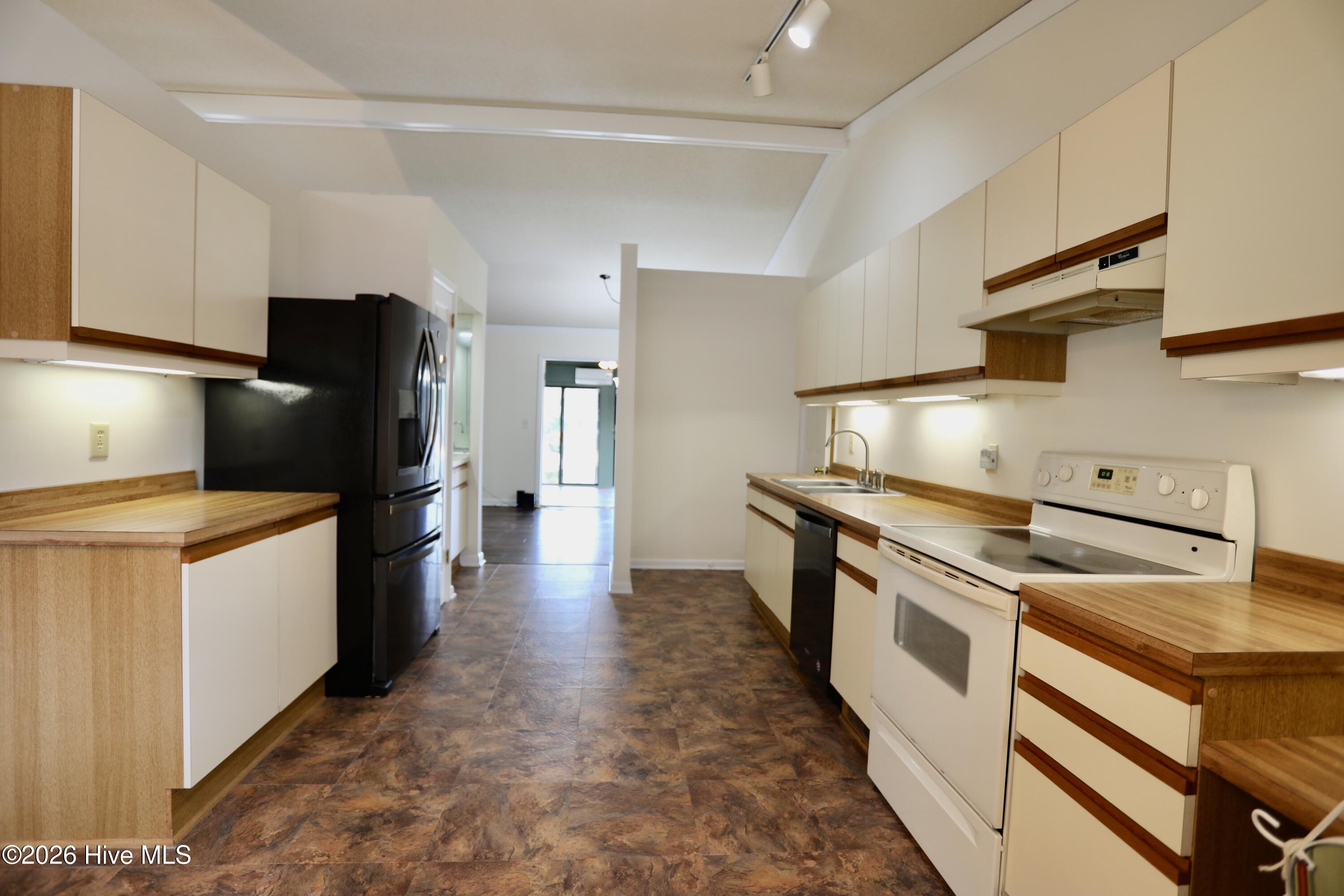 116 Shagbark Road West End, NC 27376 - Photo 52 of 79 Kitchen